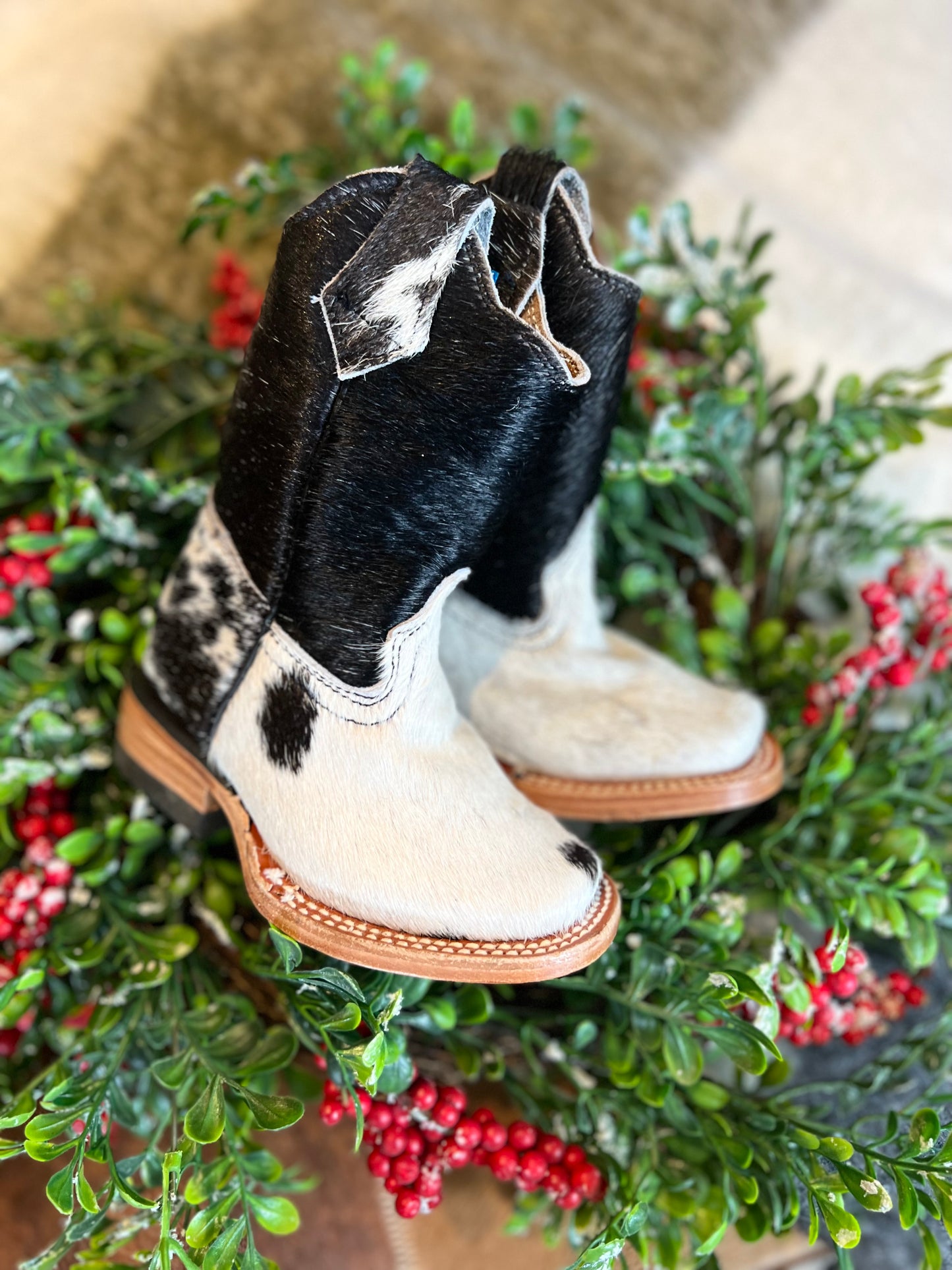 Black/White Cowhide YOUTH Boots