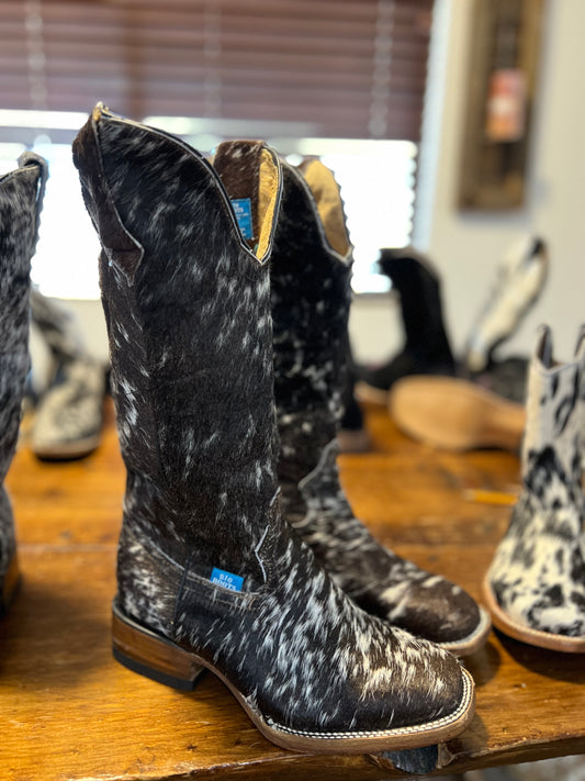 Speckled Cowhide Boots (Dark Brown)